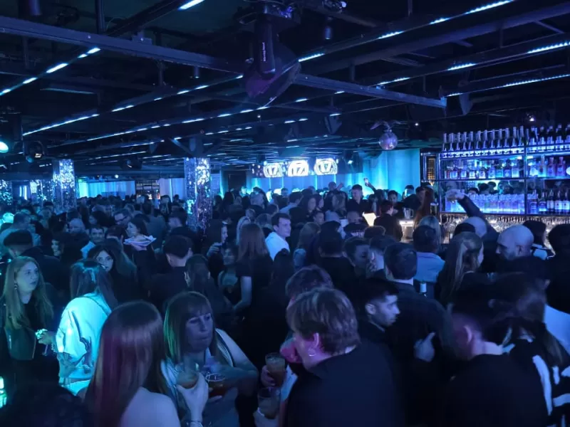 Contundente apoyo a Barrionuevo en el mega festejo del Día del Gastronómico a días de las elecciones de UTHGRA