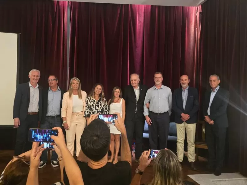 Asseff anunci&oacute; que UNIR reunir&aacute; pensadores para analizar el impacto de la IA