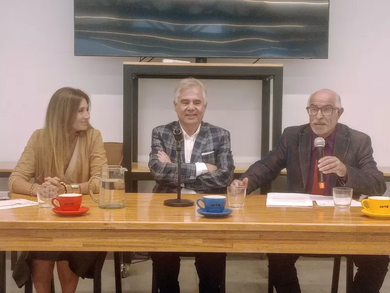 Nino Ramella fue incorporado como socio de honor del CPD por su trayectoria period&iacute;stica y cultural