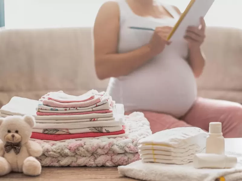 Radiografía de la maternidad: menos hijos, a edades más tardías y más familias monoparentales