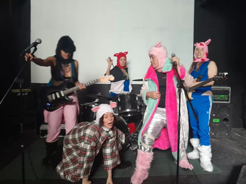 Punk Queer, pequeño Bambi lanzó "Soy chonga"