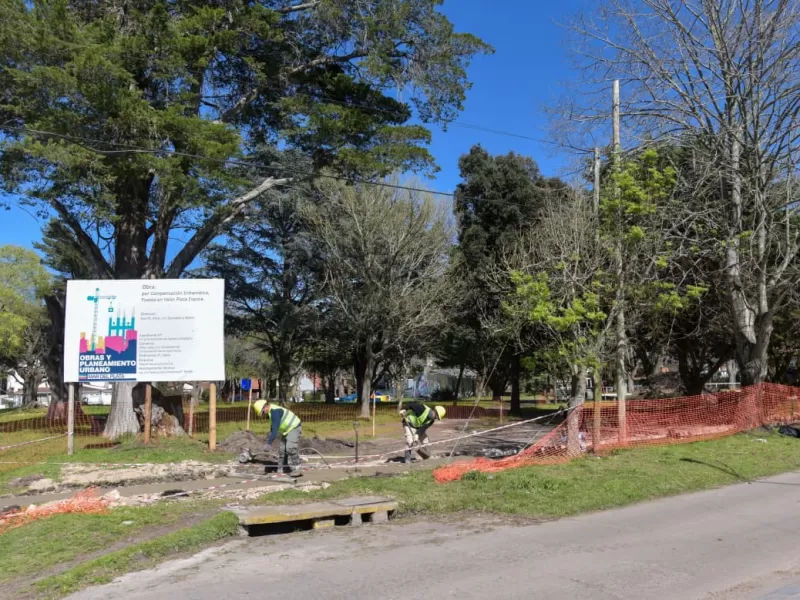 Avanza la renovaci&oacute;n de la plaza Tom&aacute;s Espora con nuevos juegos, pisos antigolpes e iluminaci&oacute;n LED
