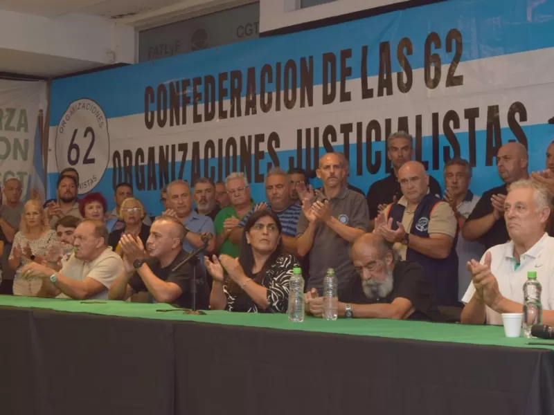 Las 62 Organizaciones Peronistas cargaron contra la CGT y debatieron la deuda externa en un encuentro realizado en Avellaneda
