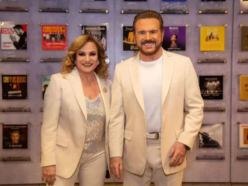 Pimpinela deslumbro a sus fans en su primer Movistar Arena "sold out"