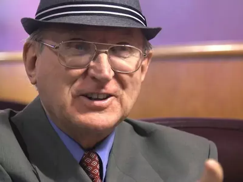 Arthur J. Jones vuelve a escena en Estados Unidos con una extensa entrevista pol&iacute;tica