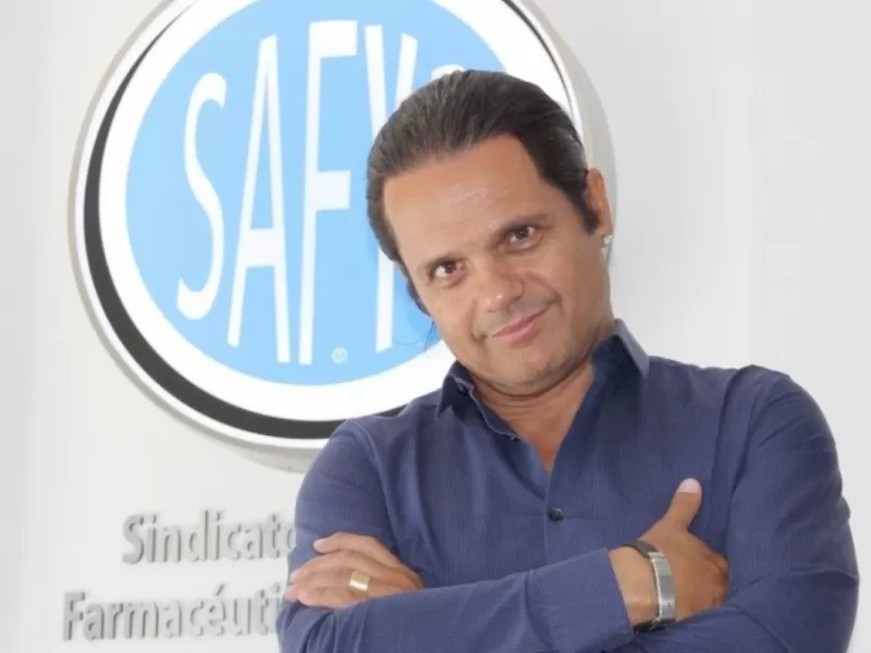 Peretta apunta contra la falta de control estatal tras el fallecimiento de un profesional en Palermo