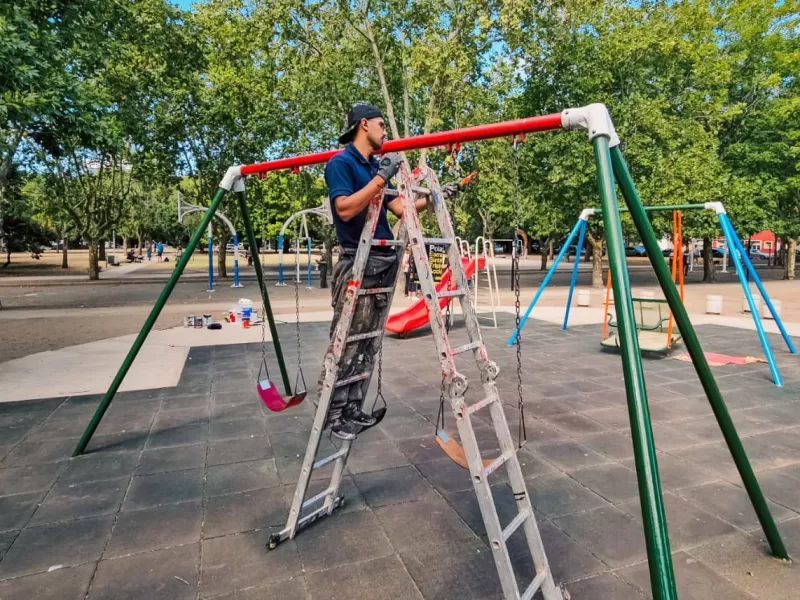 Nueva Pompeya: el Municipio avanz&oacute; con un operativo integral de limpieza y seguridad en la Plaza Pueyrredon