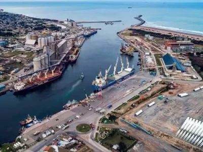 La denuncia que lleg&oacute; a Necochea apunta a Arce, Carrillo y al manejo de las pr&oacute;rrogas de Terminal Quequ&eacute;n