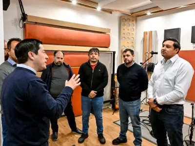 Leo Nardini reuni&oacute; en Malvinas Argentinas a tres intendentes catamarque&ntilde;os para intercambiar pol&iacute;ticas de gesti&oacute;n