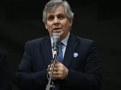 Chivilcoy: se enciende la guerra entre Britos y un concejal libertario por un inmueble