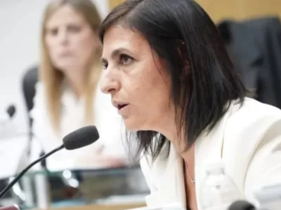 R&iacute;o Negro enfrenta una nueva fuga del oficialismo mientras La Libertad Avanza incorpora a Marcela Abdala