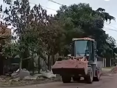 La ausencia de Men&eacute;ndez golpea a Merlo y los vecinos ya se ocupan hasta de arreglar sus propias calles