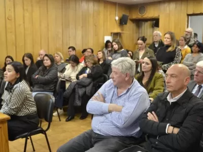 R&iacute;o Negro bajo tensi&oacute;n: Cort&eacute;s irrumpi&oacute; en la Magistratura para respaldar a una fiscal cuestionada