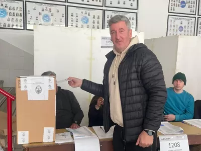 El profesor Luis Distefano votó y sentenció que "Mar del Plata será Potencia"