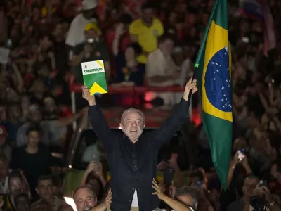 Brasil: la derecha no logr&oacute; destronar a Lula y Fl&aacute;vio Bolsonaro cay&oacute; en el balotaje