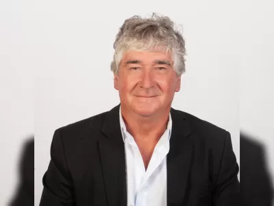 Jorge Metz present&oacute; un plan para descentralizar la Provincia, bajar impuestos y reformar el Estado