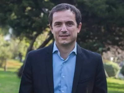 Un funcionario de Sebasti&aacute;n Abella qued&oacute; bajo la lupa en Campana por el uso de un local que una vecina asegura que le pertenece