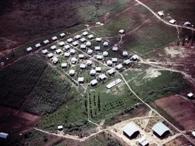 Jonestown, cuando una supuesta comunidad termin&oacute; convertida en una maquinaria de sometimiento y muerte