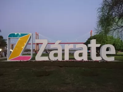 En Z&aacute;rate cuestionan que algunos feriantes tengan facilidades mientras otros deben poner plata para trabajar