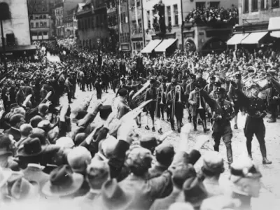 El Partido Socialista del Reich: la fuerza nacionalista que desafi&oacute; a la Alemania de posguerra