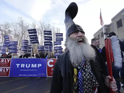 Vermin Supreme, el candidato estadounidense que promete un pony para cada ciudadano y convirti&oacute; la pol&iacute;tica en una s&aacute;tira