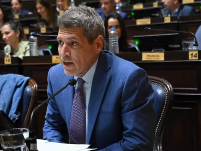 "La casta atornillada": el diputado bonaerense Castello denunció la reelección indefinida en la provincia de Buenos Aires