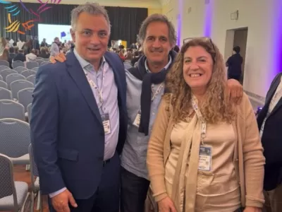 Se&ntilde;alan que en 25 de Mayo libertarios y kirchneristas coinciden para frenar al vecinalismo