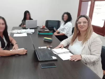 Tarjetas, monopolios y sobreprecios en Entre R&iacute;os: as&iacute; operaba la red de corrupci&oacute;n escolar