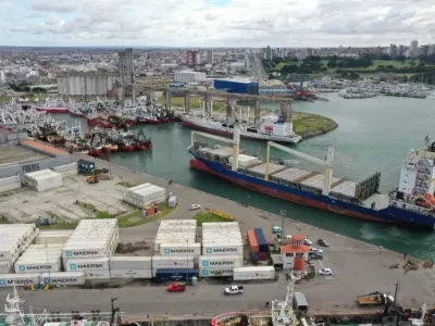 Nuevo esc&aacute;ndalo por el puerto tras detectarse certificados ambientales con fechas y datos incompatibles