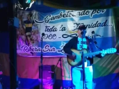El cantante Javi Ag&uuml;ero impulsa su carrera con el estreno de &ldquo;Casita Blanca&rdquo; y nuevos shows en vivo