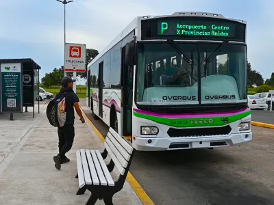 La concesi&oacute;n del transporte en Entre Rios abre un frente judicial y pol&iacute;tico en Paran&aacute;