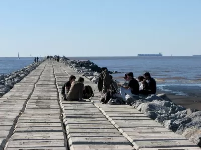 Joven de 23 a&ntilde;os muri&oacute; tras ingresar al R&iacute;o de La Plata en Berisso