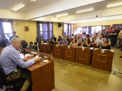 &ldquo;Payaso&rdquo; y &ldquo;caradura&rdquo;: fuerte cruce entre concejales durante una sesi&oacute;n clave en Villa Gesell