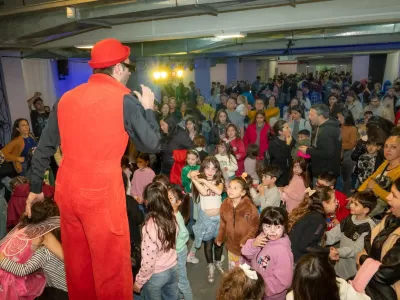 El SECZA entregó 3 mil juguetes en un multitudinario festejo para las familias mercantiles