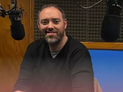 &iquest;Nuevo jugador suelto en el Consejo Escolar marplatense? El radiopasillo ubica a Emiliano Deniro lejos de la org&aacute;nica K