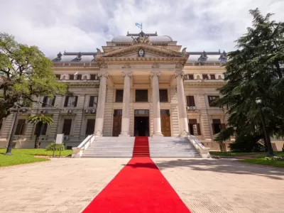 Buenos Aires recibe un planteo para impedir cultivos en banquinas y dejar sin efecto la Ley 10.342