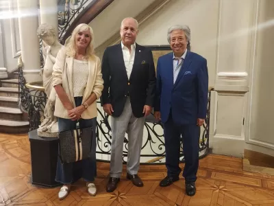 Mercedes Landa deslumbra con su presencia en el evento de reconexión latinoamericana