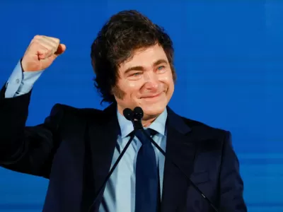 Alumno cuestionó un acto escolar kirchnerista y se intensifica la tensión