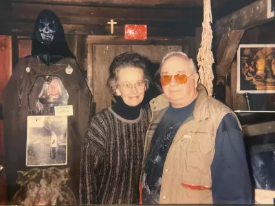 La controversia tras Ed y Lorraine Warren: ¿Expertos paranormales o maestros del engaño?