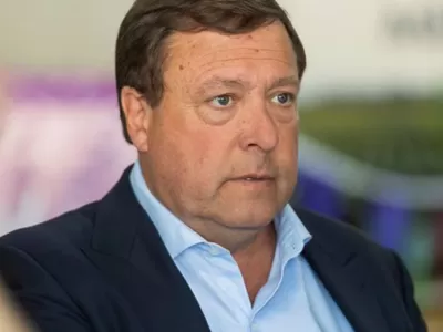 R&iacute;o Negro queda envuelto en pol&eacute;mica tras chats que describen gestiones de Weretilneck con el emirato qatar&iacute;