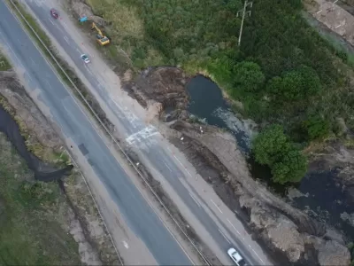 El socav&oacute;n que paraliz&oacute; el ingreso a Pinamar y expuso fallas estructurales