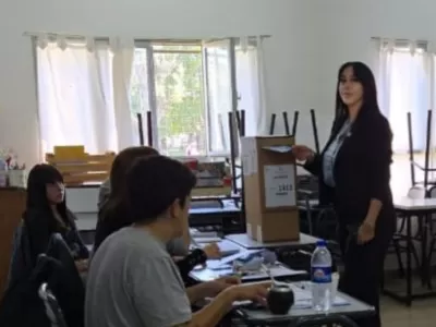 Votó Viviana Aguirre y lanzó un fuerte mensaje: "El pueblo es el verdadero dueño del poder"