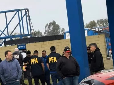 Pilotos y equipos tuvieron que retirarse del aut&oacute;dromo de La Plata tras una orden de clausura