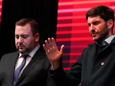 En Santa Fe cuestionan el avance evangélico dentro del gobierno y las millonarias partidas que lo sustentan