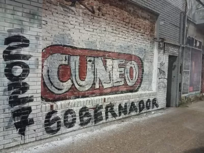 Aparecen pintadas en municipios bonaerenses que promueven a Santiago C&uacute;neo como candidato a gobernador