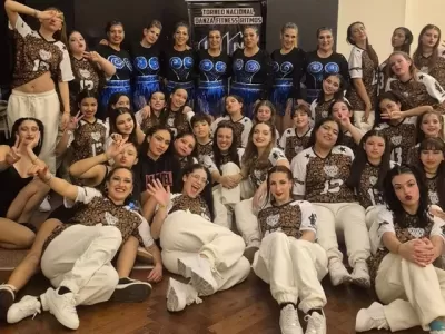 "Todo se hace a pulmón": una academia de danza barrial marplatense busca ayuda para representar a Mar del Plata en un certamen nacional