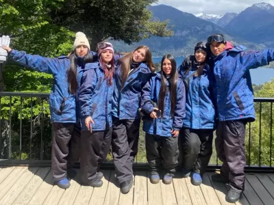 Jóvenes bonaerenses de Laferrere viven su viaje soñado a Bariloche con Jungle Travel