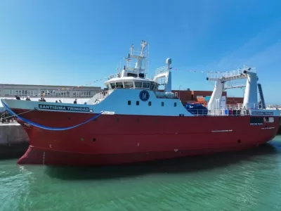 Presentaron el buque pesquero "Sant&iacute;sima Trinidad" en la Base Naval marplatense