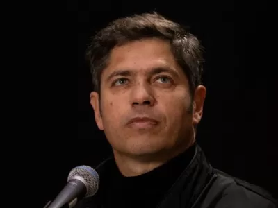 Mientras Axel Kicillof defiende la estructura vigente, educadores alertan por inequidades en las licencias laborales