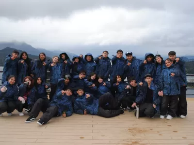 Egresados de la T&eacute;cnica "Javier Tapi&eacute;" en General Rodr&iacute;guez celebraron el cierre de una etapa en Bariloche